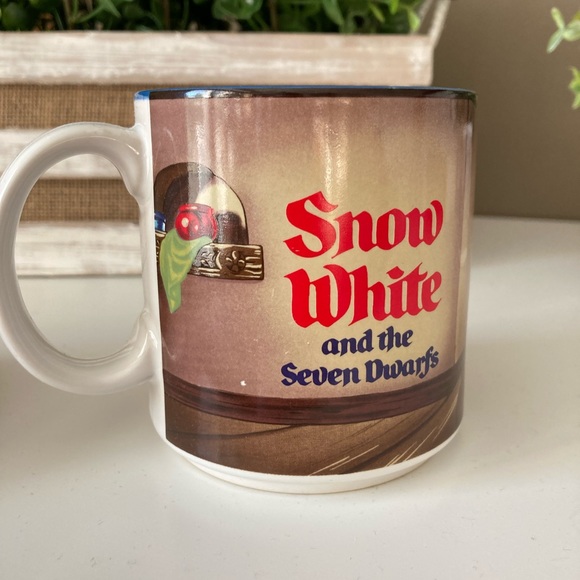 Snow White and the Seven Dwarfs mug - Picture 3 of 6